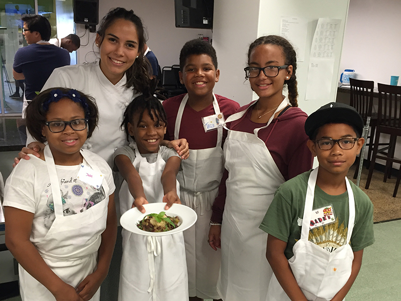 Tulane student internship helping kids learn to cook