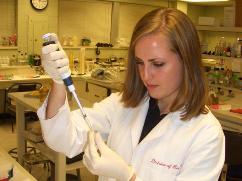 Tulane public service student in internship lab